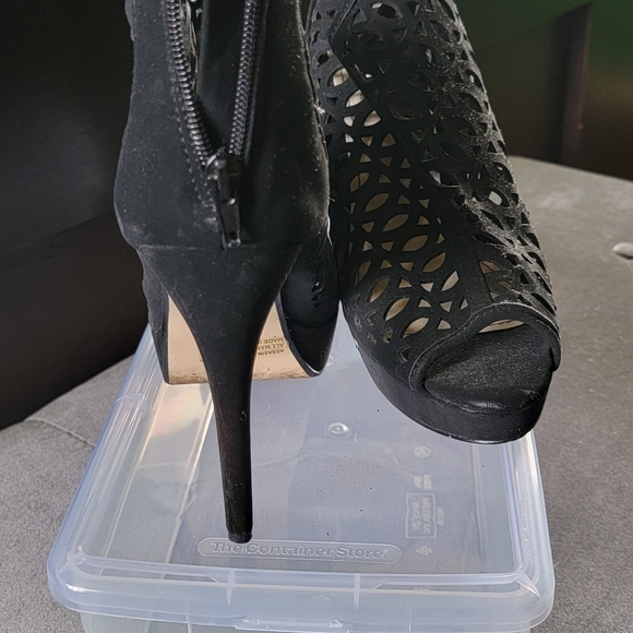 Black lace heeled booties size 10 Rouge Helium - Picture 4 of 4